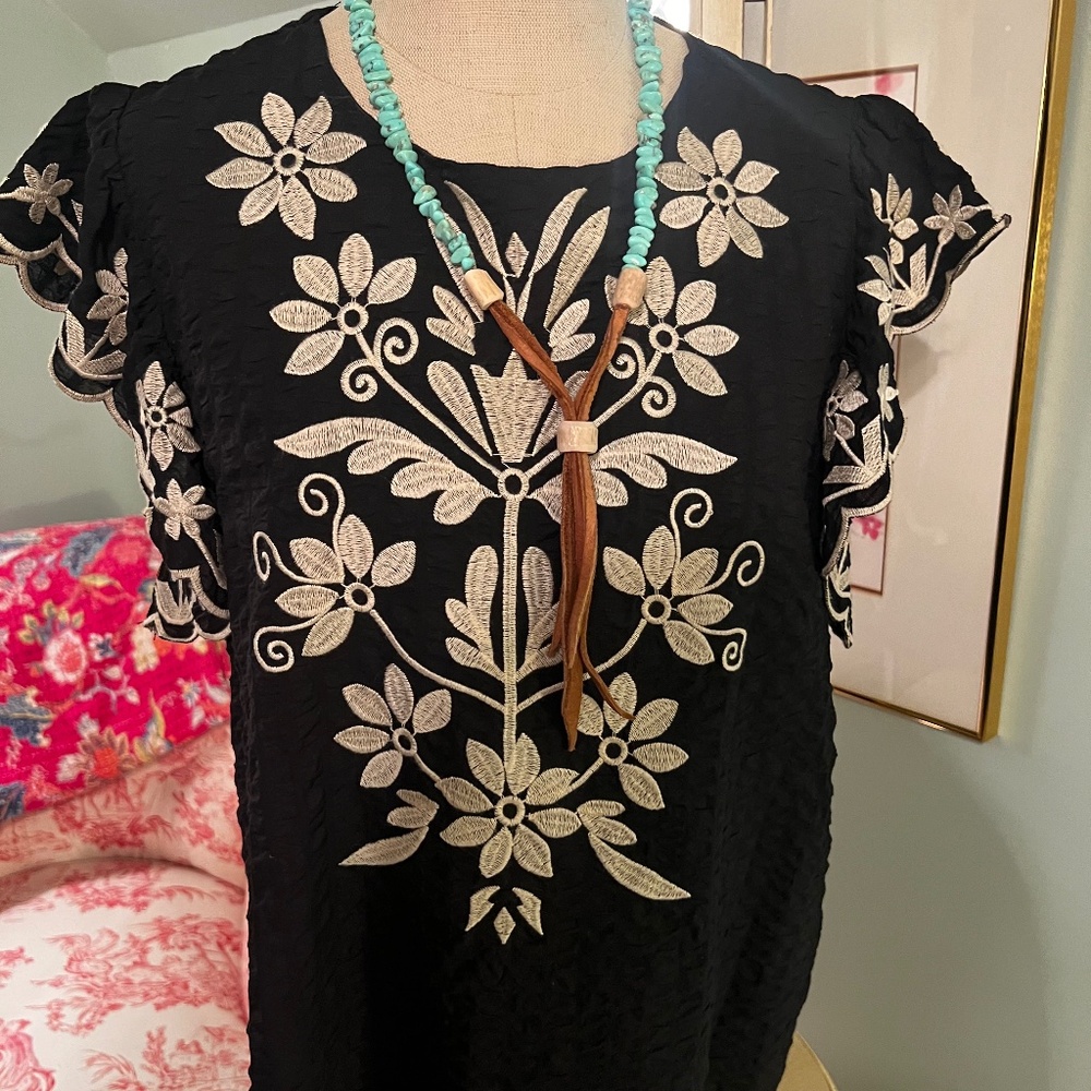THML BLACK SEERSUCKER EMBROIDERY TOP